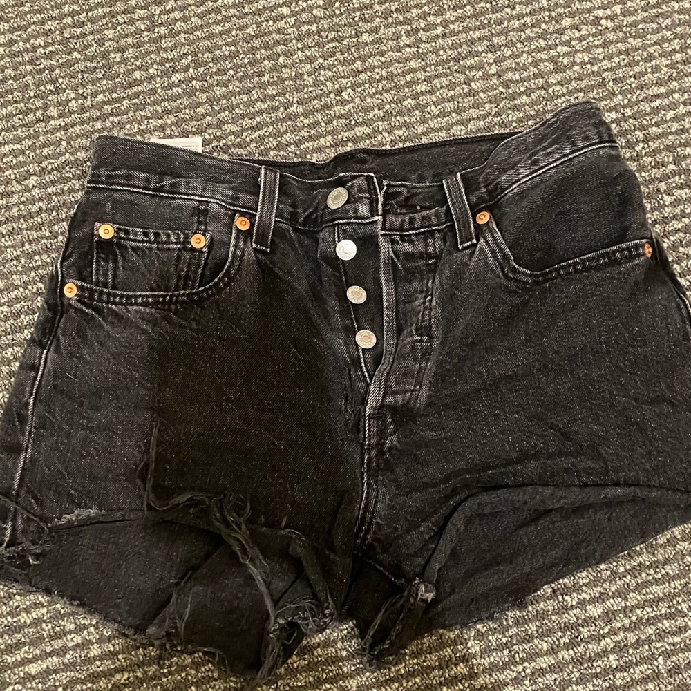 Black Levi’s Jean Shorts